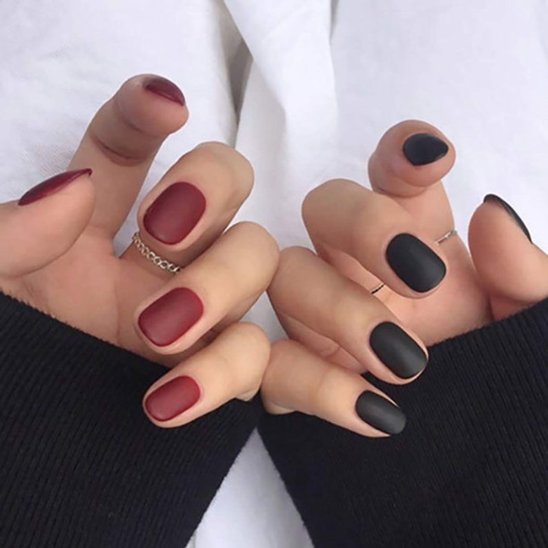 Press-On Nails Short, Matte Polish: Red